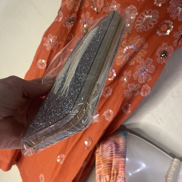 GIFTS Glitter Wallets LAST ONE‼️ - Picture 13 of 17